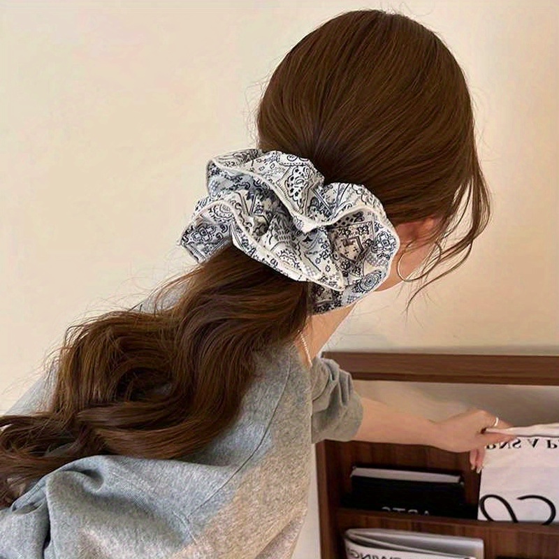 Elegant Black and White Fabric - Travel Accessories Sale 评论和价格