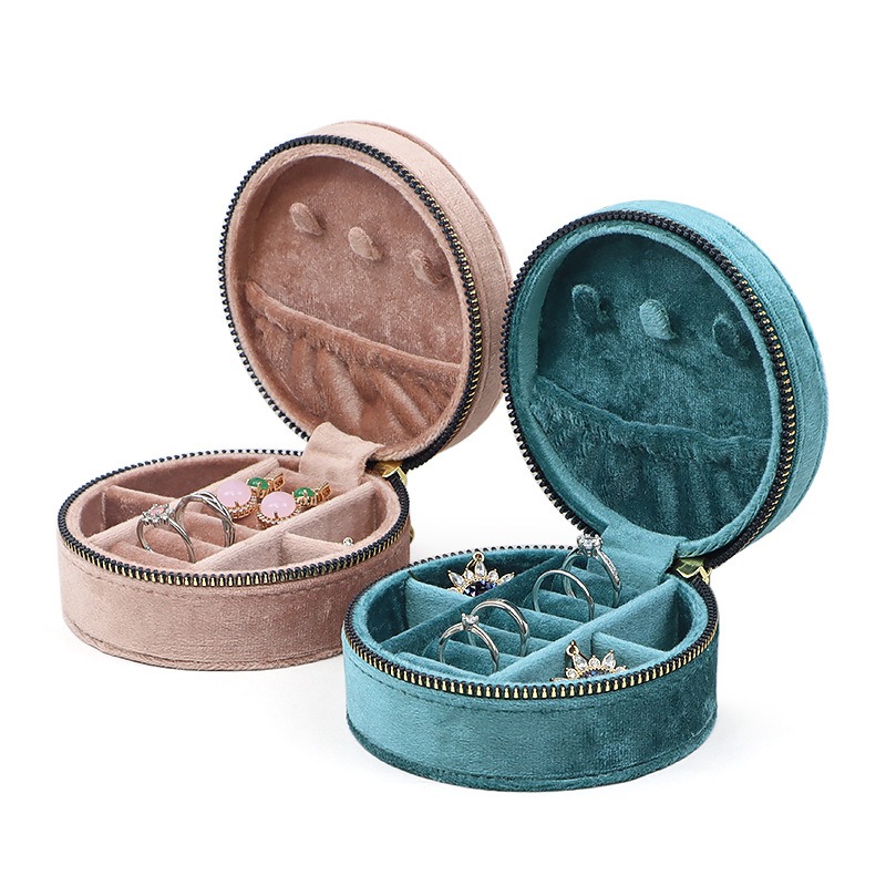 Round Diamond Velvet Travel Je - Travel Accessories Display 评论和价格