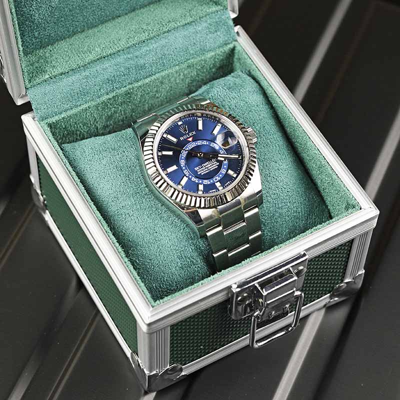 Portable Aluminum Watch Boxes  - Travel Accessories Display 评论和价格
